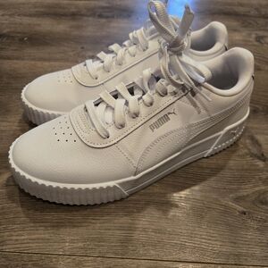 Puma Carina Leather Sneakers US 9.5 White Low Top Lace Up Shoes 370325-02